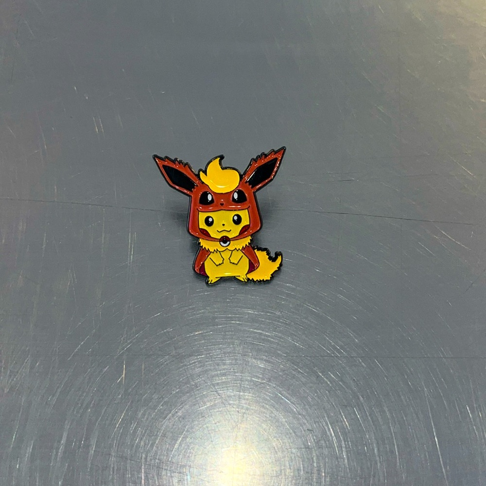 Pokémon Pikachu Flareon Costume Pin